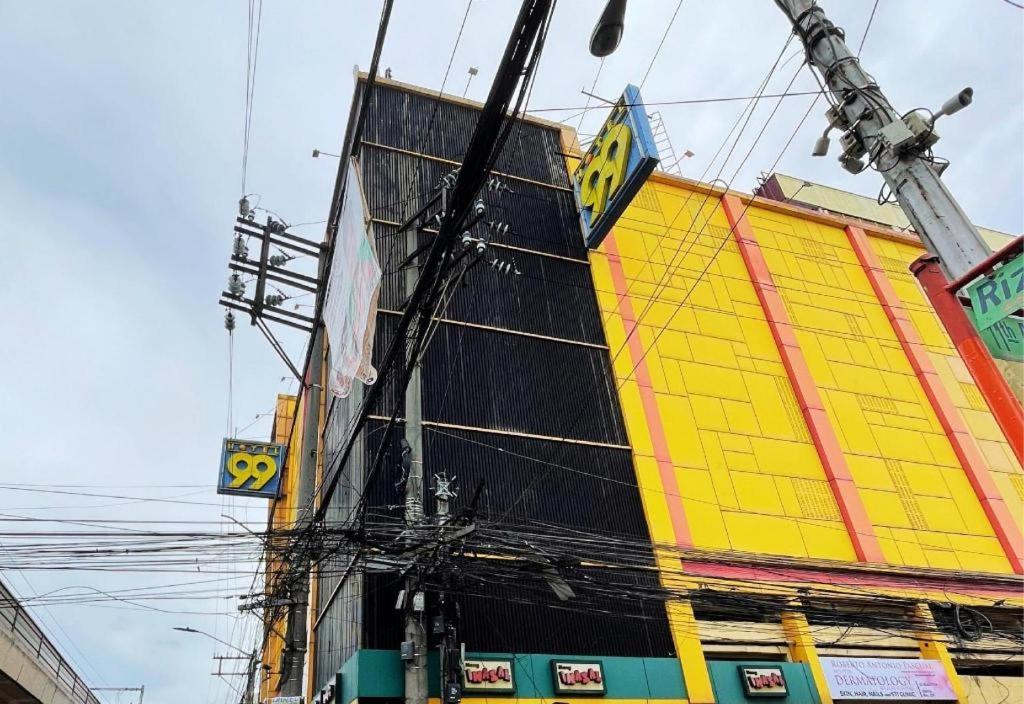 Hotel 99 Monumento Caloocan Exterior photo
